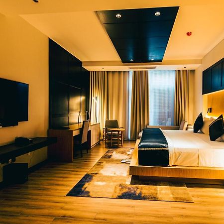 Blackwood Boutique Hotel And Apartments Dar es Salaam Buitenkant foto